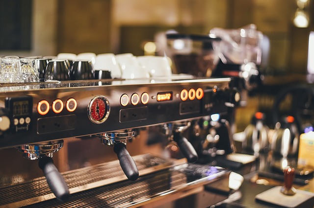 Come funziona una macchina da Caffè: tipologie, modelli, caratteristiche e  vantaggi